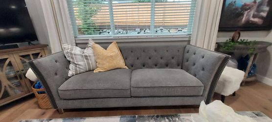 Sofa couch - new condition