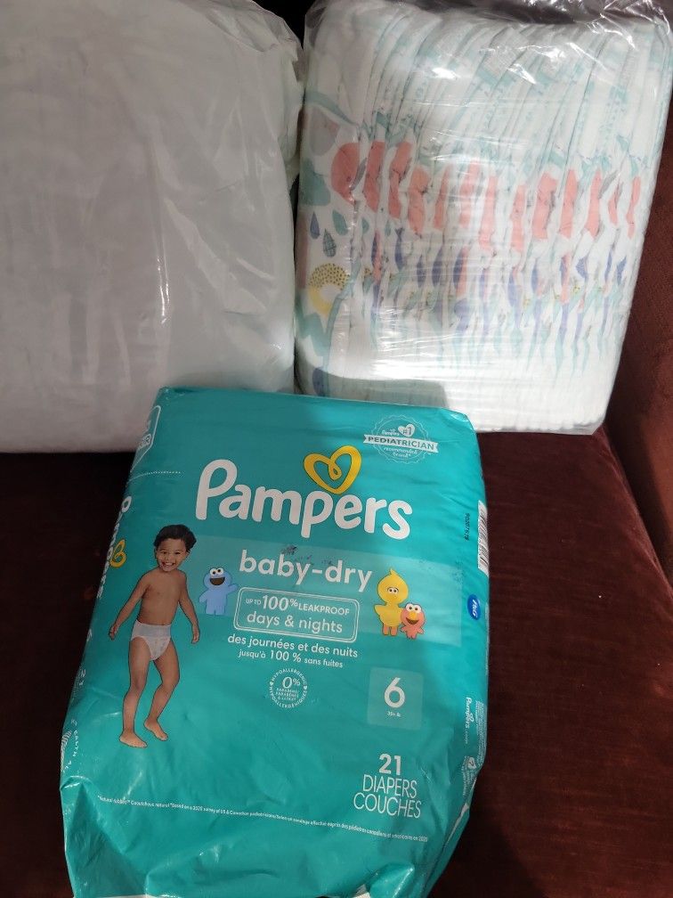 Pampers  Dry And Swaddlers Size 5   ///77diapers. ..$20