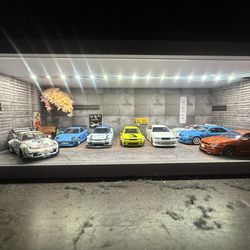 1/64  diecast comes with everything in picture