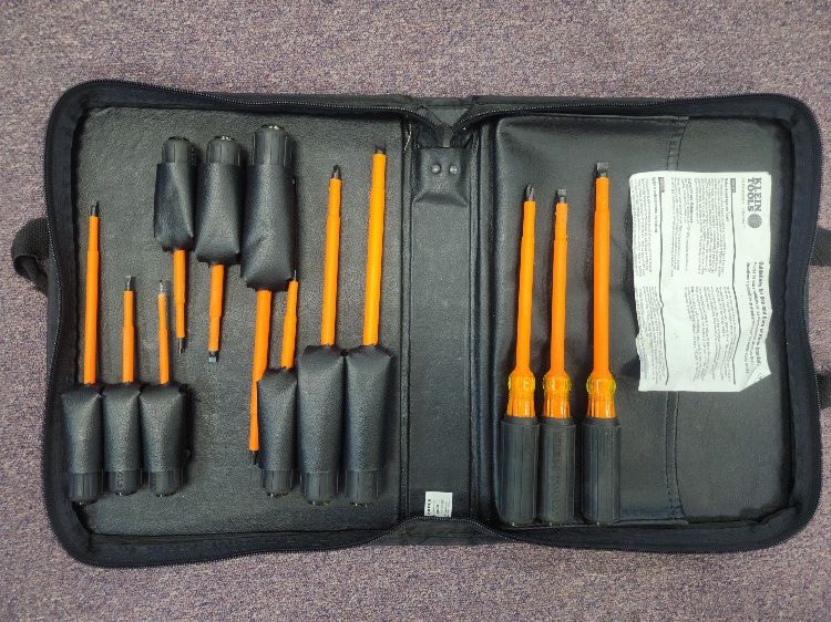 Klein Screwdriver Set 1000V Electrician Insulated Slotted and Phillips 12pcs in Klein Nylon Case