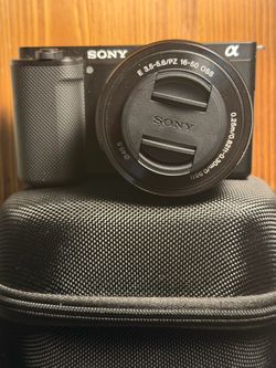 Sony ZV-E10 4k with case and cleaning kit