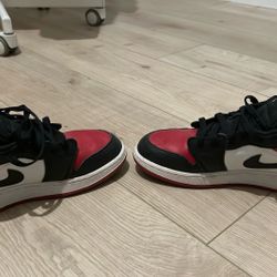 Nike Air Jordan 1 Low Red Black White 6Y bred toe uncreased