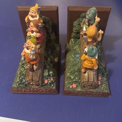 Snow White and the Seven Dwarfs Heirloom Bookends