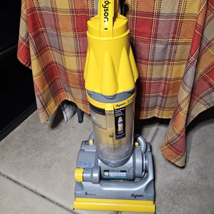 Dyson DC07 Upright Vacuum Cleaner