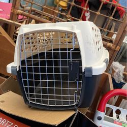 Plastic Kennel 