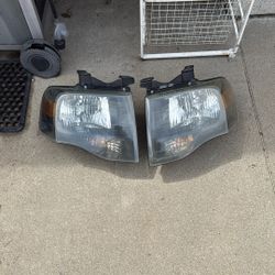 2013 Ford Expedition Black Headlights