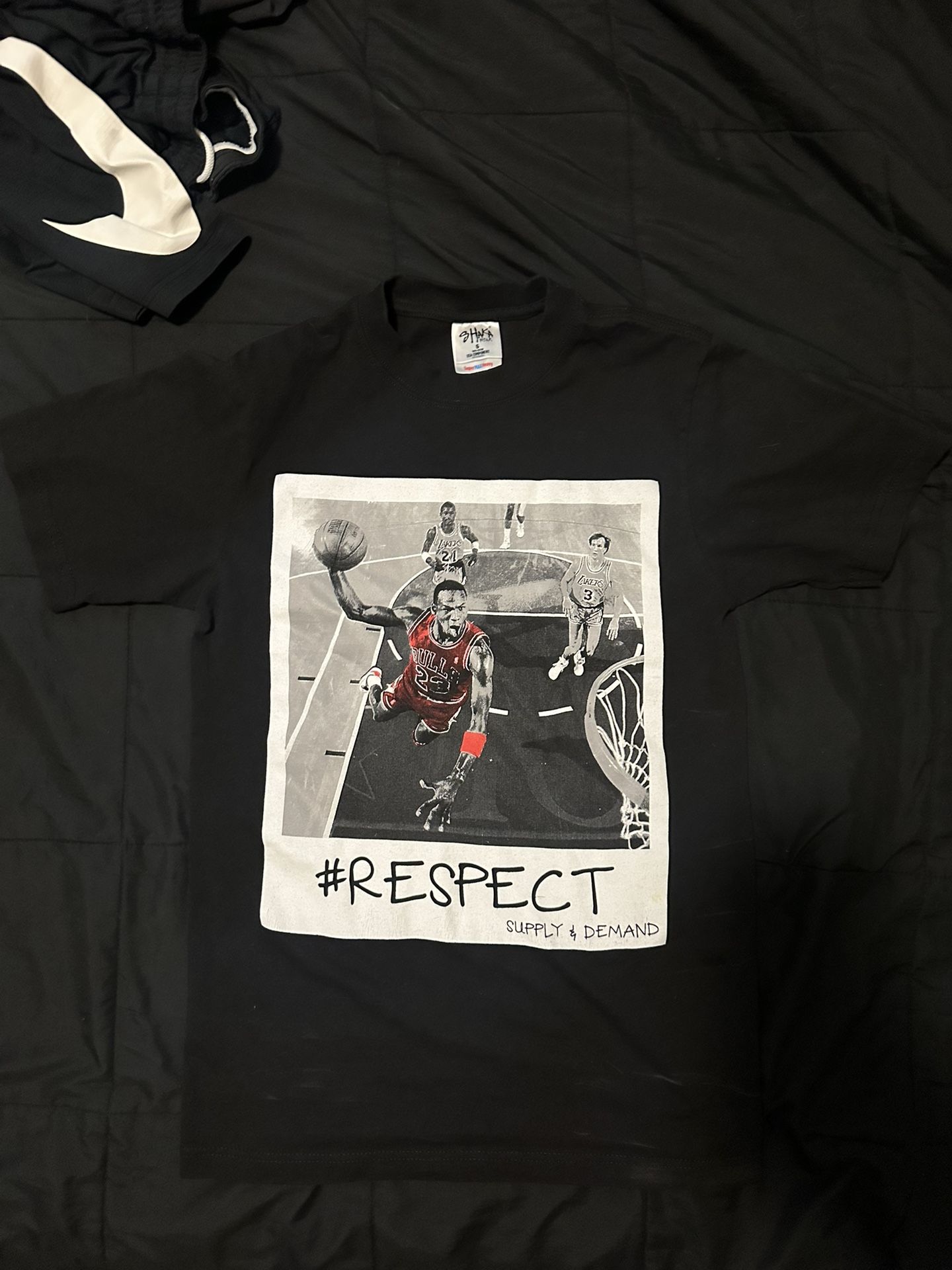 Michael Jordan Men Small Shirt #Respect