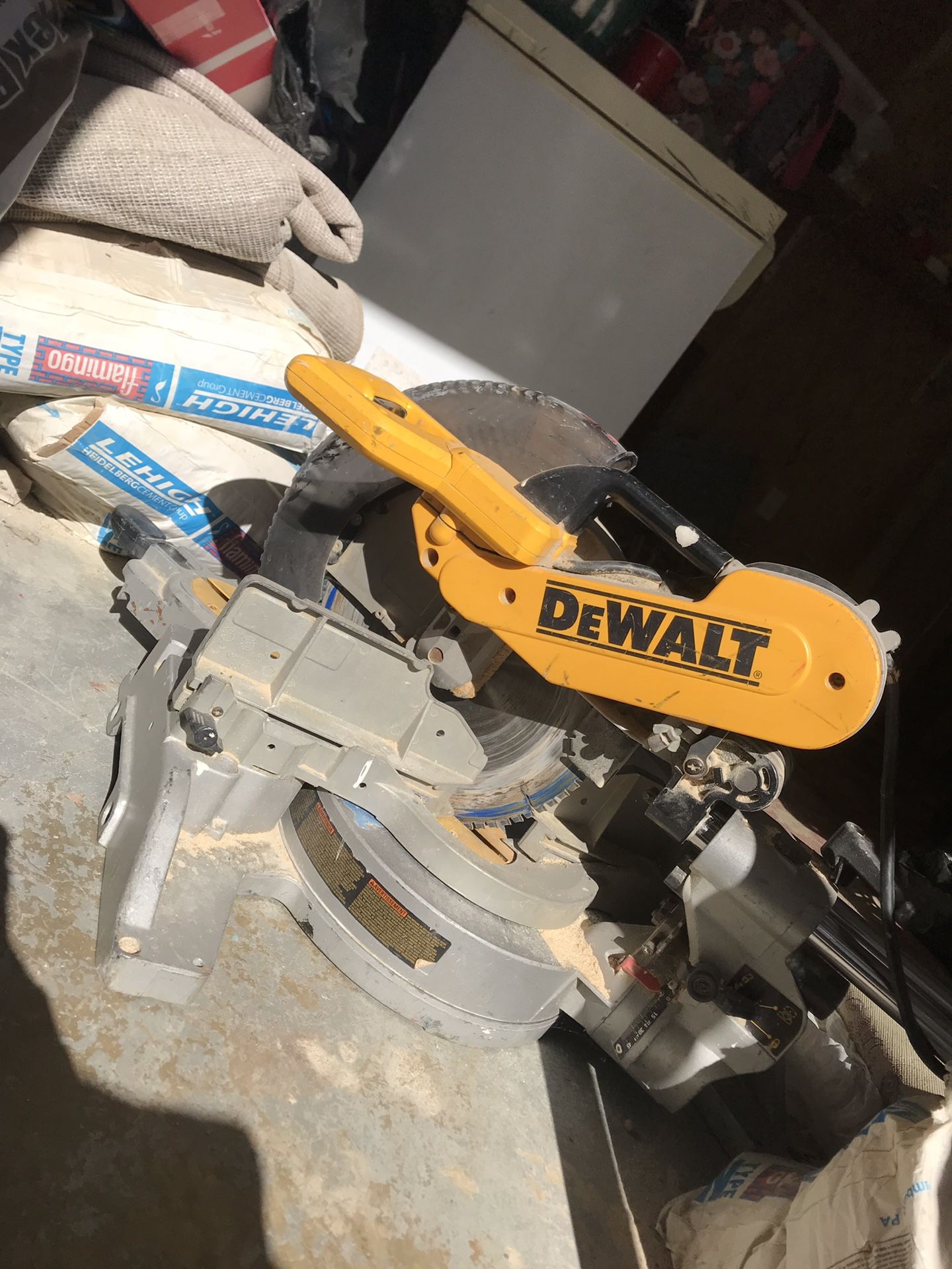 Dewalt saw double bevel sliding compound