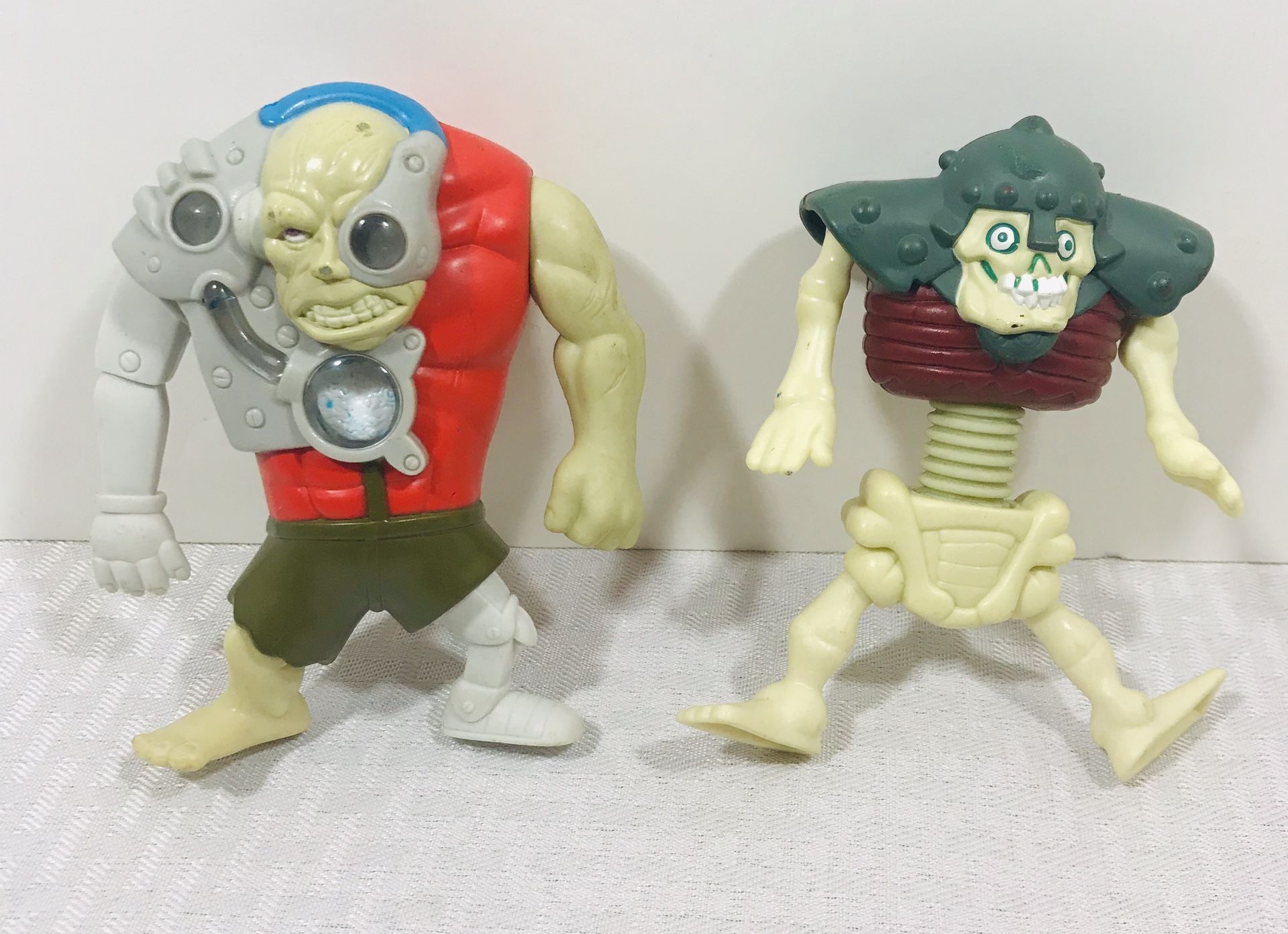2003 McDonald’s Happy Meal Toy Quest Scream Stretchers Cyborg & Skeleton