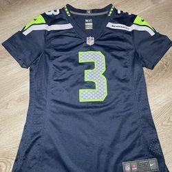 Seattle Seahawks Russel Wilson Mint Condition Official Jersey Never  Worn Size Small 