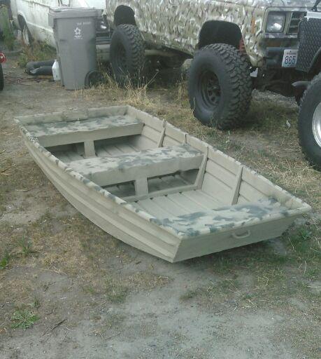 10' aluminum jon boat.(camo)