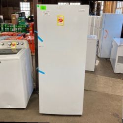 Frigidaire deep freezer FFFU13F2VW