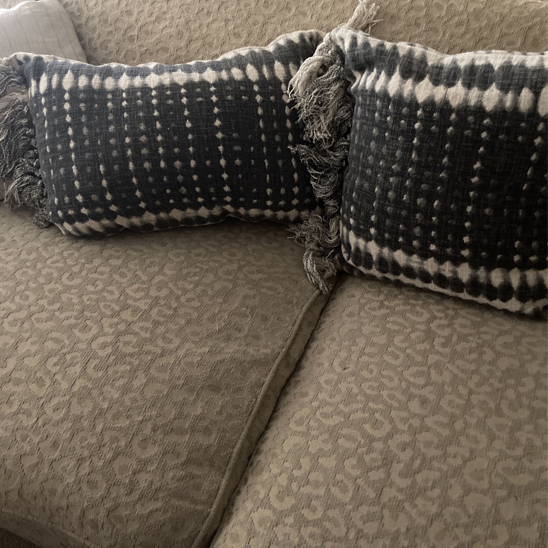 New Couch Decor Pillows Set 2 Grey Cream 