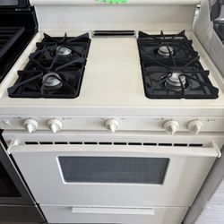 🔥 FRIGIDAIRE GAS STOVE – CLEAN & READY TO COOK! 🔥