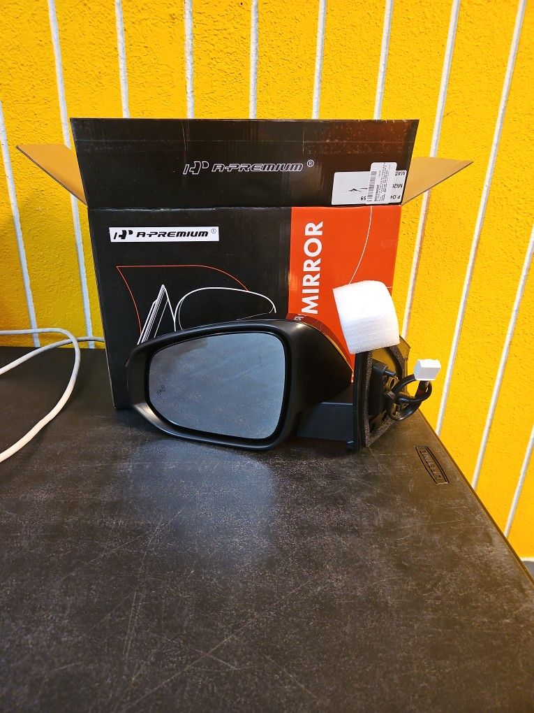 Driver Side Mirror. MODEL #BOCFMXB8F