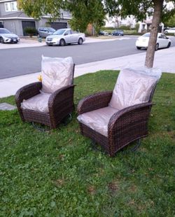 Set of 2 Outdoor Wicker Swivel Chairs patio furniture patio set 🆕🚛☑️