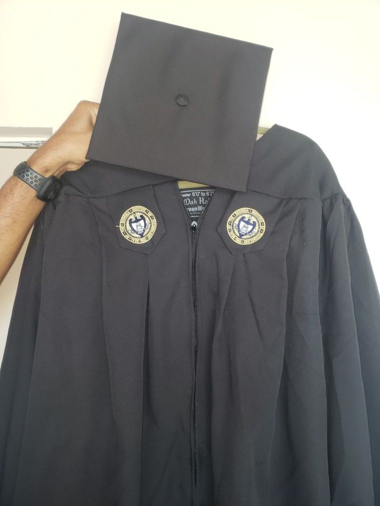 Georgia Tech Masters/Bachelors Graduation Regalia, 6ft, Cap & Gown, Gold Hood