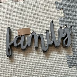 Family Resin Sitter/Wall Hanging Decor