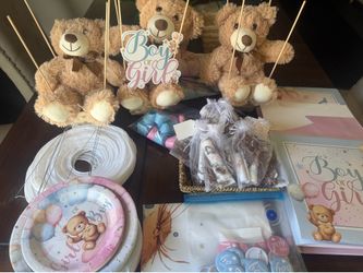 Baby reveal decor