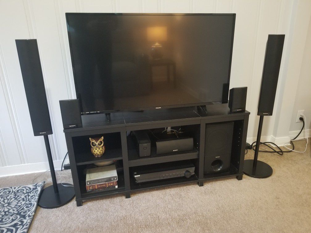 Nice Sony stereo system home entertainment 5 speakers plus subwoofer and CD and DV player
