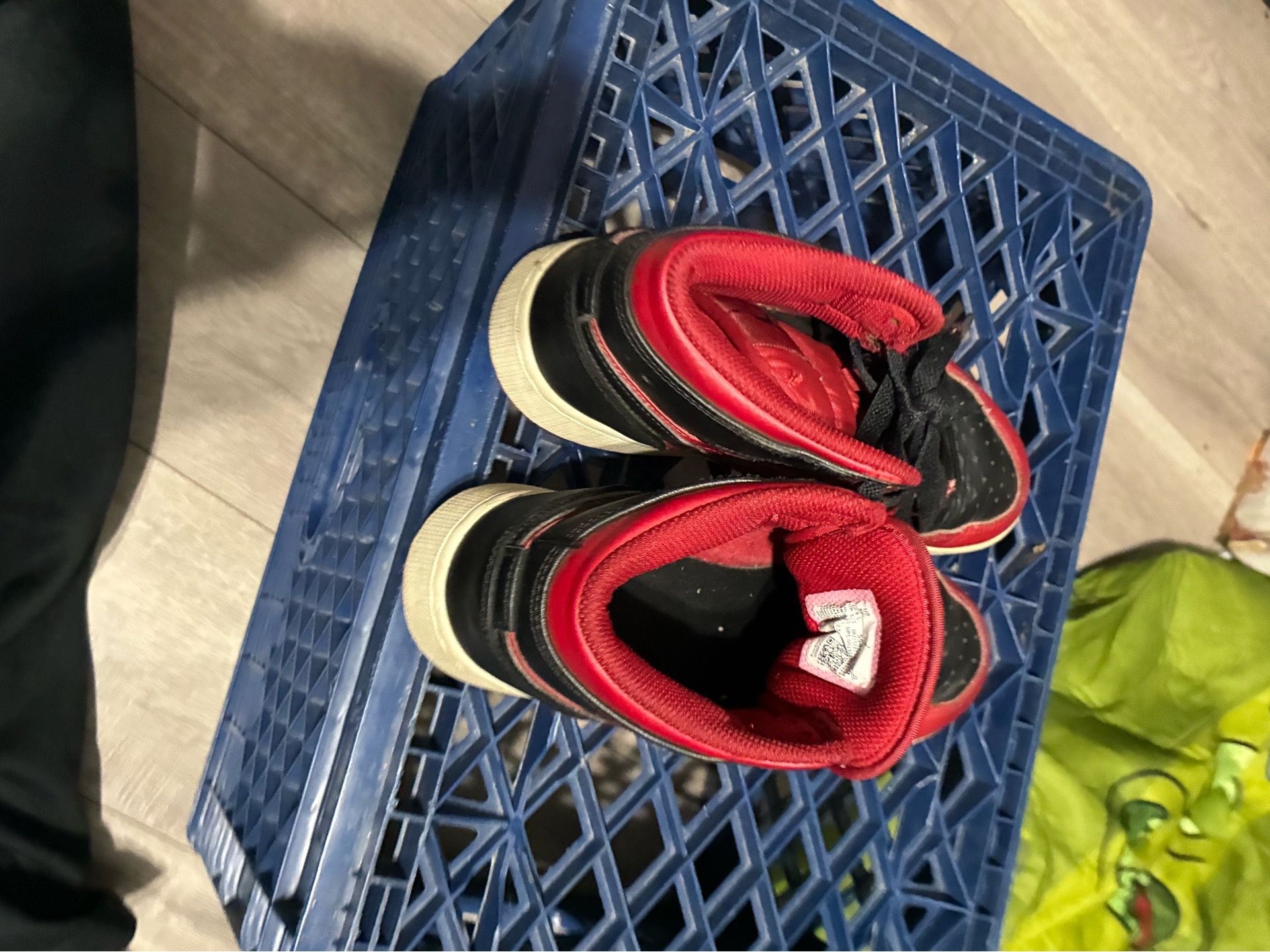 Red air, Jordans kids size 5Y