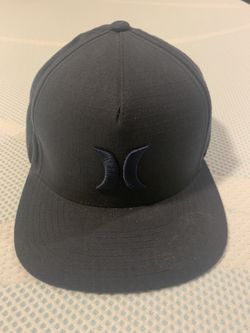 HURLEY🔥🔥🔥 The Classics Snap Back One of a kind Used once Super stylish 305 babyyyy! $49.99 New