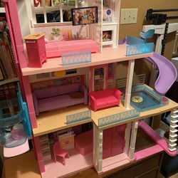 Barbie Dream house 
