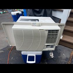 18,000 BTU Air Conditioner Voltage 220
