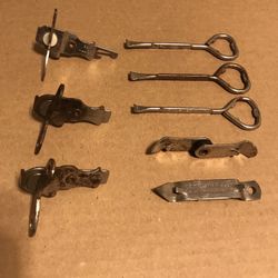 Vintage Can Opener/Bottle Opener Combo 8 Piece Set in Excellent Used Condition