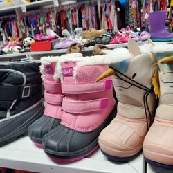 New Snow Boots Size 11