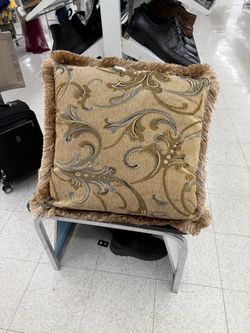 3. Pillow excellent condition