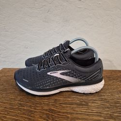 Brooks Ghost 13 Athletic Running Shoes 
Women's Size 7 Medium B
