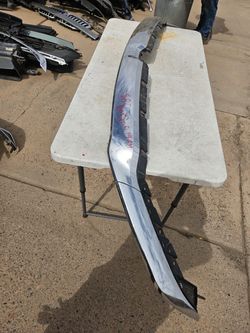 Dodge Ram 1500 grille top Oem