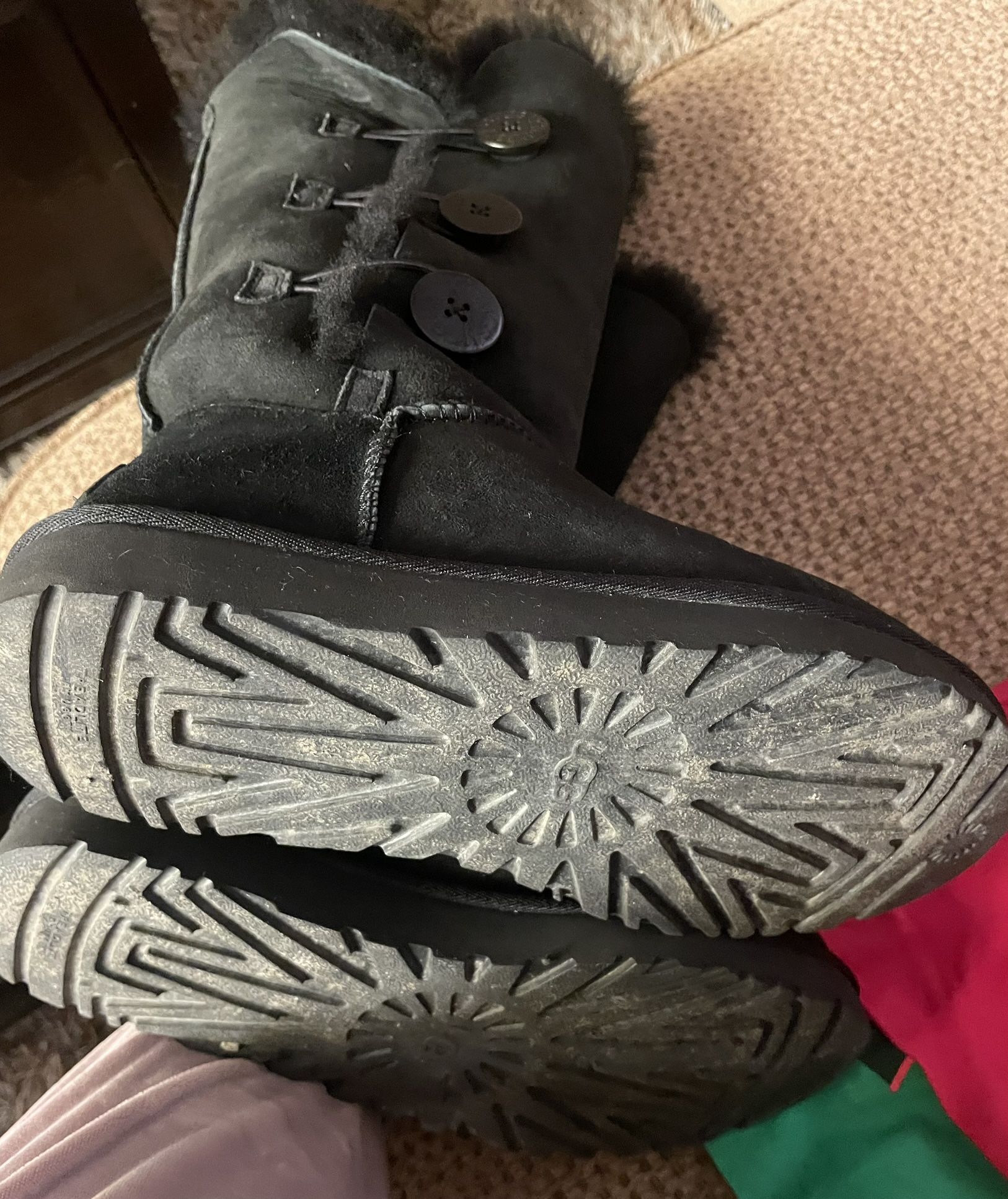 UGG Bailey Button Triplet II Boot Black (Women's) size 9