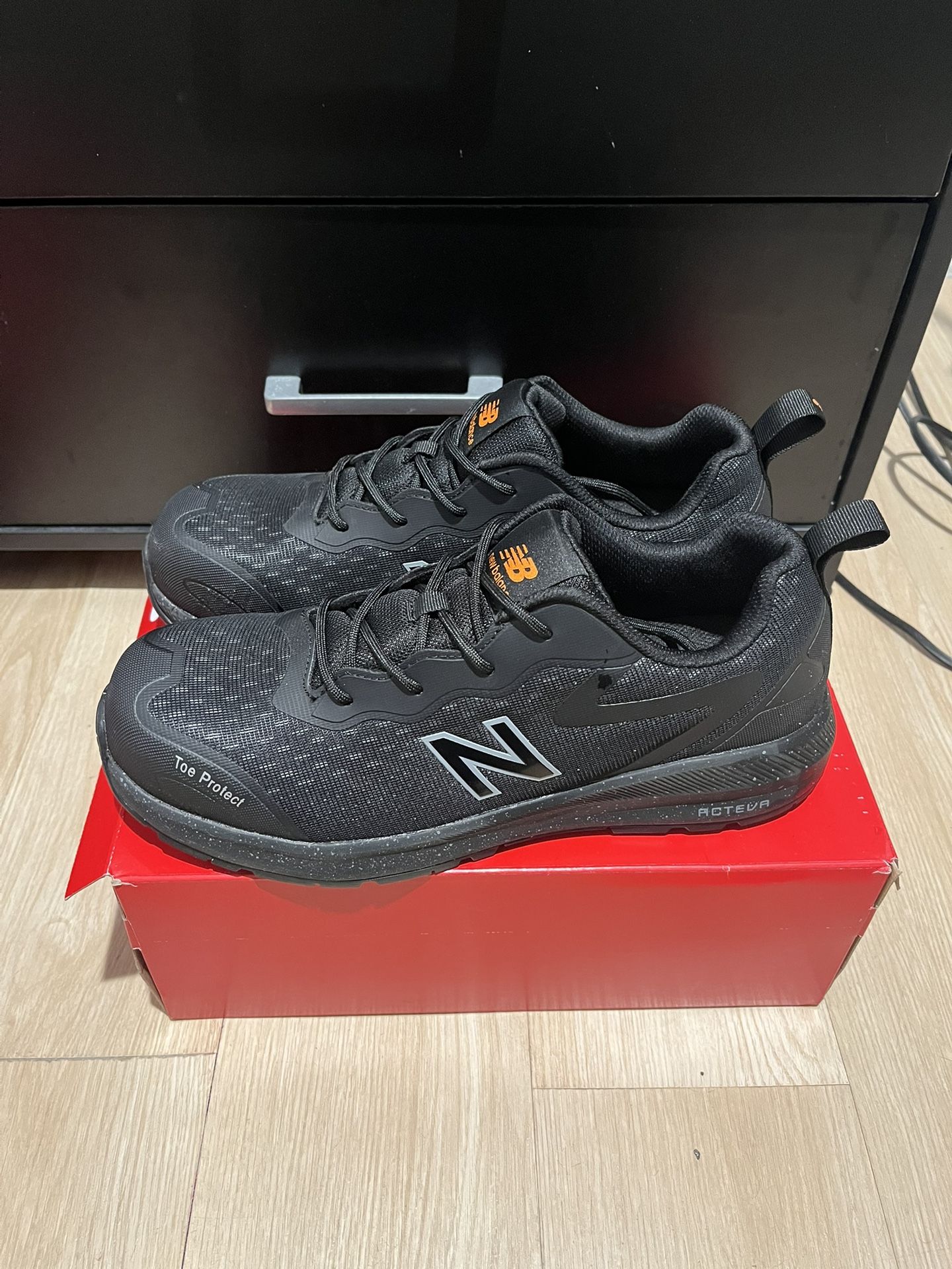 New Balance Steel Toe Sneaker