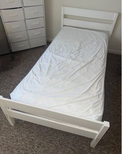 Twin bed with mattress