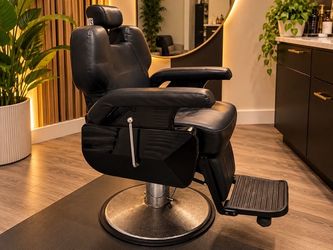 Black Hydraulic Barber Chair