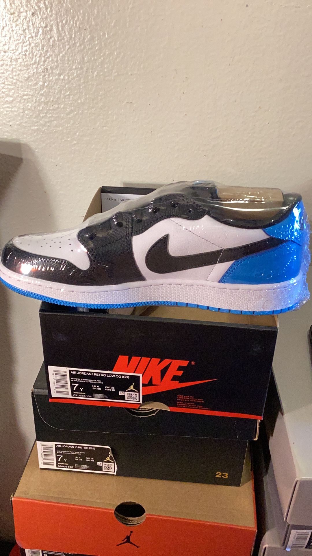 Air Jordan 1 Retro Low Powder blue Men Grade School Size 7Y