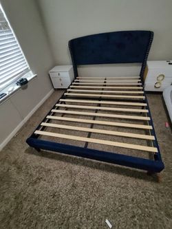 Queen Bed 