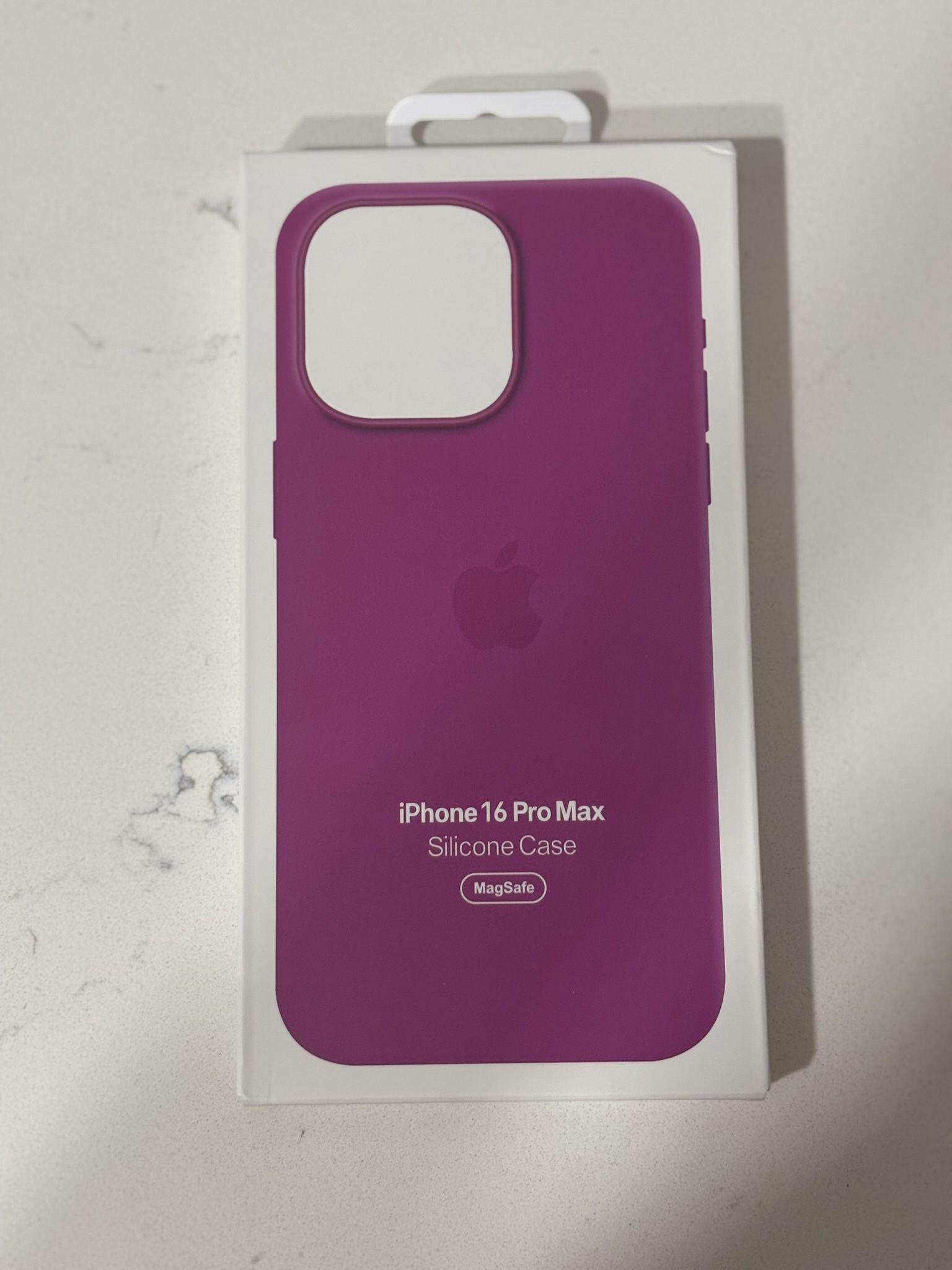New iPhone 16 Pro Max MagSafe