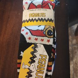 Brand New Peanuts Men's Crew Socks Shoe Size 6-12