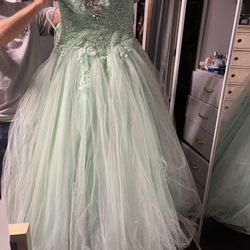 Sweet Sixteen Dress Bible And Pillow 