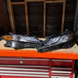 2022 TOYOTA CAMRY HEADLIGHTS