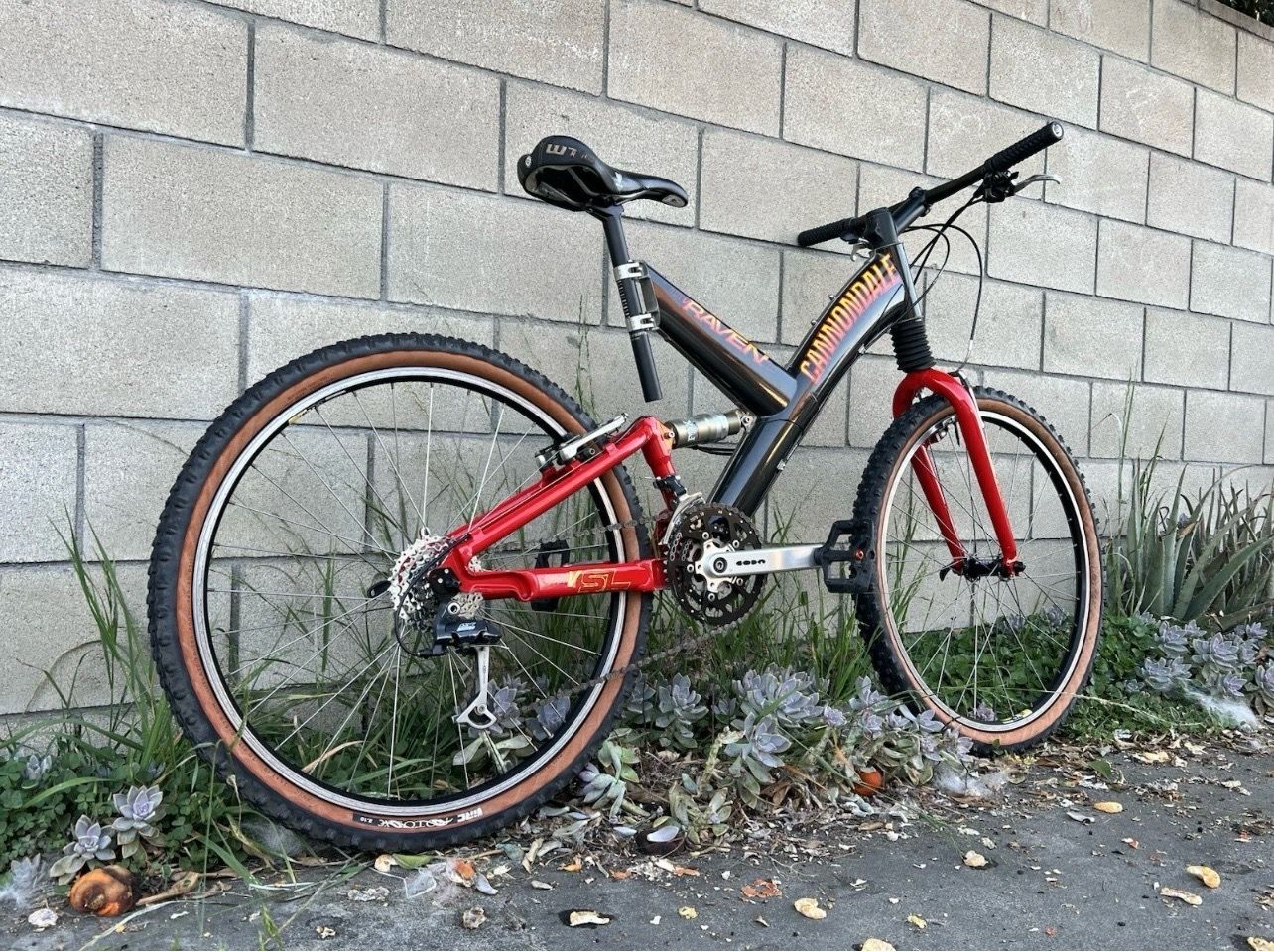 Cannondale Super V Raven 2000
