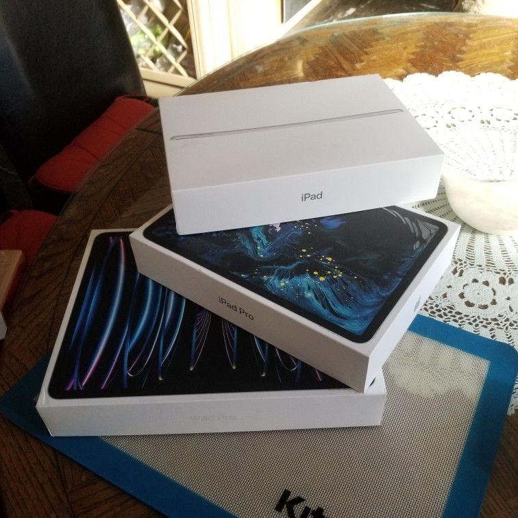 iPhone iPad and iPad Pro Empty Box