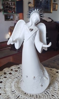 Hallmark - Christmas Halo Crowned Angel 
