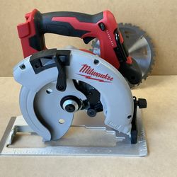 Milwaukee 2631-20 M18 18V Lithium-Ion Brushless Cordless 7-1/4 in. Circular Saw (Tool-Only)