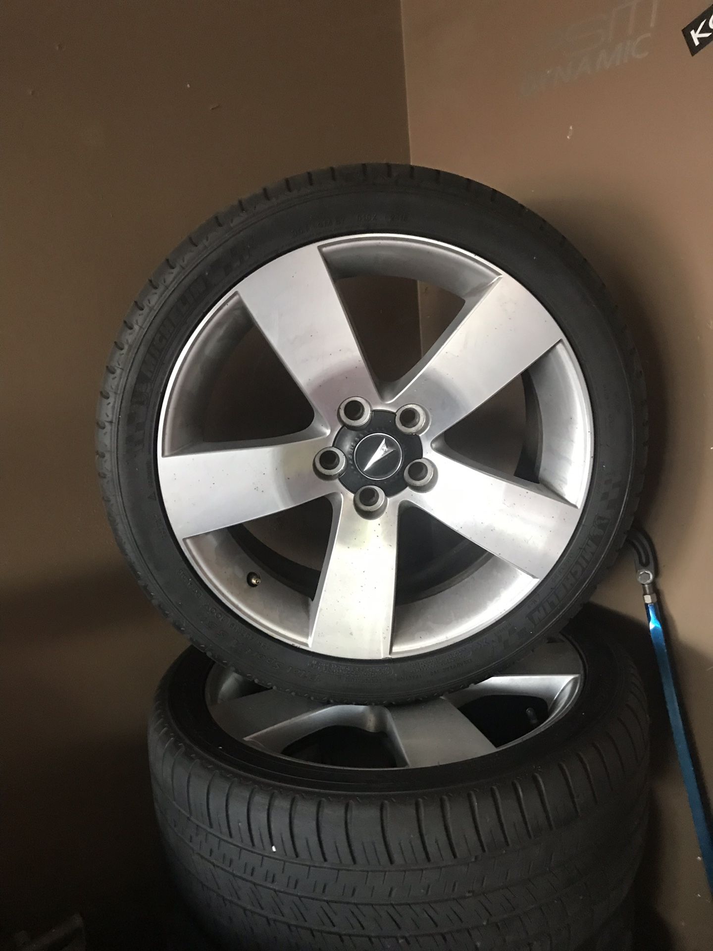 Pontiac g8 gt wheels