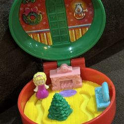 Vintage McDonald’s Holiday Wreath Polly Pocket (1993) 
