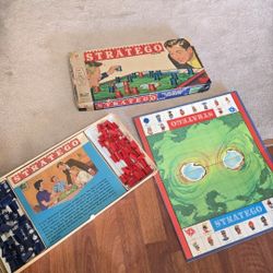 STRATEGO VINTAGE BOARD GAME 